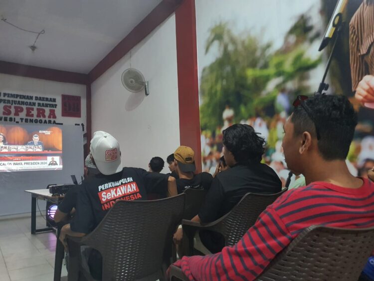 Keseruan, Pospera Sultra dan Pospera Kolaka Bersamaan Adakan Nobar Debat Cawapres Pemilu 2024