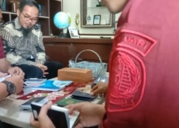 Optimalkan Pengawasan, Divisi Imigrasi Kemenkumham Sultra dan Imigrasi Kendari Periksa Pasport 34 WNA