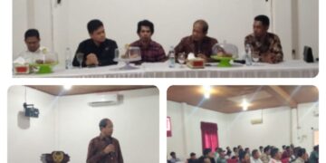 Rektor Universitas Karya Persada Muna Jadi Narasumber dalam Sosialisasi Pengawasan Partisipatif Bersama Kelompok Nelayan di Desa Lagasa yang di Selenggarakan Bawaslu Muna 
