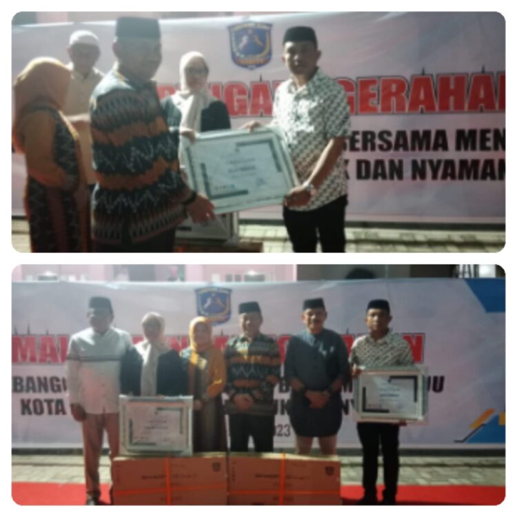 Desa Banggai Dapat Piagam Penghargaan sebagai Desa Terinovatif Tahun 2023 Tingkat Kabupaten Muna