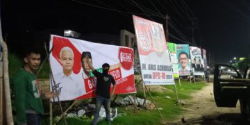 Sat Set, Libatkan Tukang Kayu Ratusan APK Sahabat Muda GAMA Terpasang di Kota Kendari