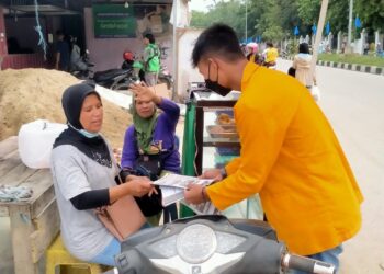Melawan Lupa! Tidak Mau Reformasi Dikhianati, Mahasiswa di Sultra Bergerak Edarkan Ribuan Selebaran