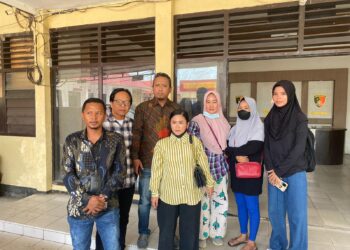 Ke Polresta Kendari, Keluarga Korban Penikaman di RM Doa Ibu 3 Minta Pelaku Lainnya Segera Ditangkap 