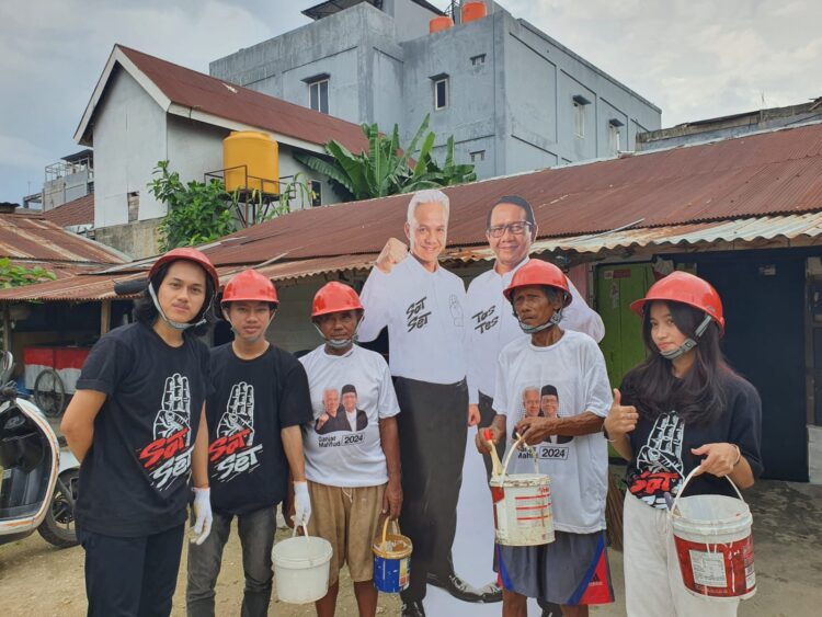 Program 3 Rumah Sehari, Sahabat Muda Ganjar-Mahfud (GAMA) Sultra Lakukan Pengecatan Putih Rumah Warga di Kendari