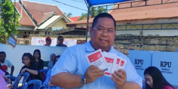 Mencoblos di TPS 20 Kelurahan Wua-wua, Anton Timbang Yakin Prabowo-Gibran bisa Menang