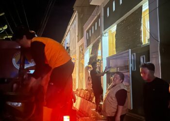 Ketua FPRB Sultra Yudhianto Mahardika Turun Langsung Bantu Korban Banjir di Kendari