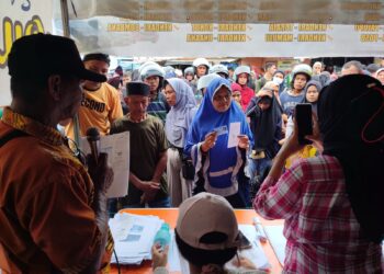 Pemudik di Kendari Antri Demi Dapatkan Tiket Gratis yang Disiapkan Kemenhub