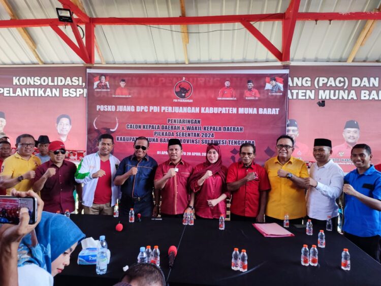Dapat Dukungan 7 Pimpinan Parpol dan Rakyat, Calon Bupati Mubar La Ode Darwin Resmi Kembalikan Formulir Pendaftaran di PDI-P