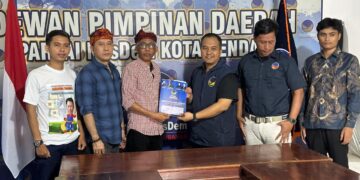 Siap Lahir Batin Maju Pilwali Kendari, Asmawa Tosepu Ambil Formulir di Partai NasDem
