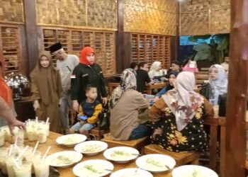 Keutamaan Memberi Makan Orang yang Berbuka Puasa