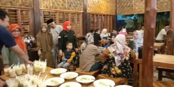 Keutamaan Memberi Makan Orang yang Berbuka Puasa