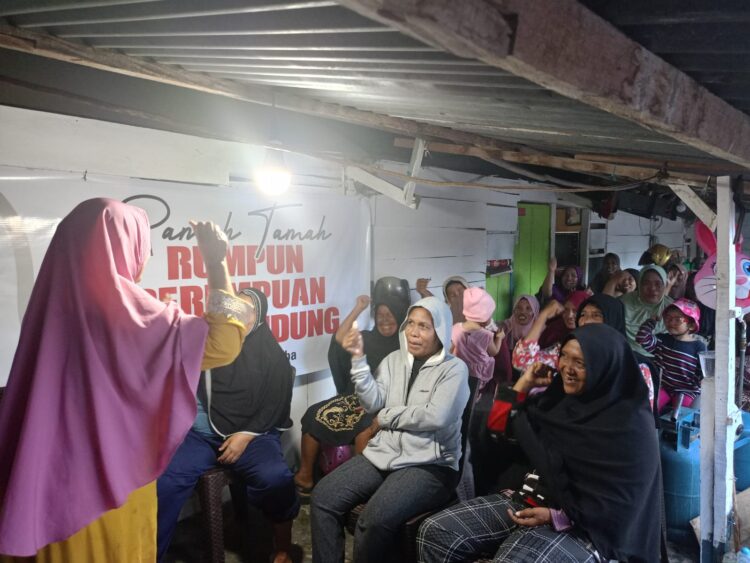 Terharu, Emak-emak Gotong Royong Kawal WON Maju Pilgub Sultra 2024