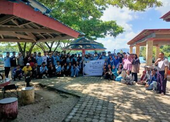 Dosen dan Mahasiswa Universitas Karya Persada Muna Laksanakan Pengabdian Masyarakat di Pantai Meleura Desa Lakarinta Kecamatan Lohia