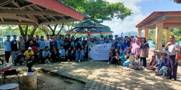 Dosen dan Mahasiswa Universitas Karya Persada Muna Laksanakan Pengabdian Masyarakat di Pantai Meleura Desa Lakarinta Kecamatan Lohia