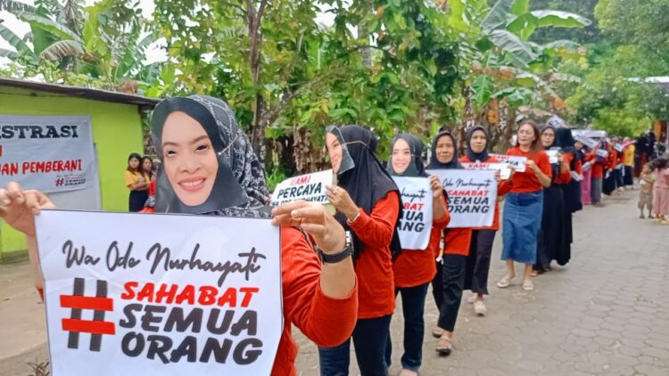 Ratusan Warga Kelurahan Talia Rela Antri Daftar Jadi Relawan Wa Ode Nurhayati, Siap Dukung Perempuan Pemberani