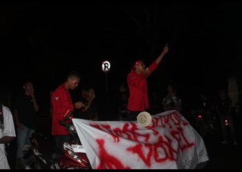 Peringati 26 Tahun Reformasi, Mahasiswa Kendari Gelar Aksi di Mapolda Sultra