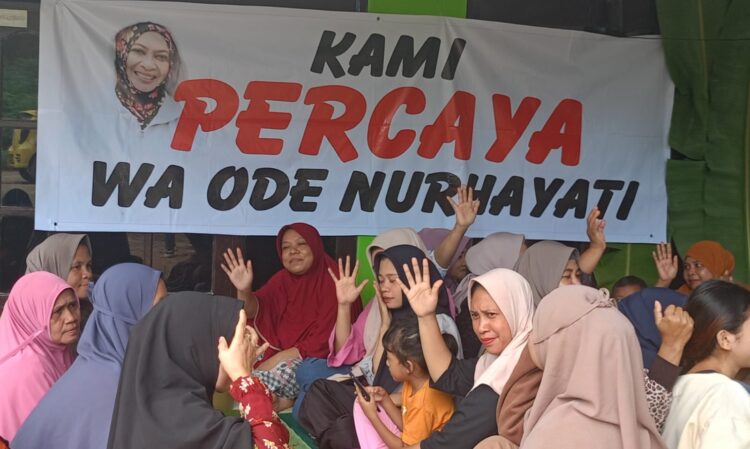 Dukung Wa Ode Nurhayati, Relawan Gelar Makan Siang Bersama