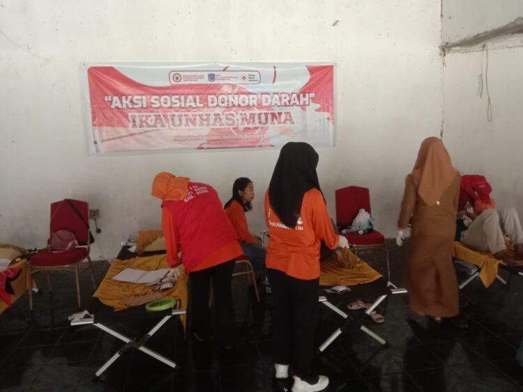 Wujud Kepedulian dan Semangat Membantu Sesama, IKA Unhas Korda Muna Gelar Donor Darah