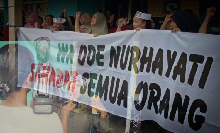 BERANI! Emak-Emak di Kelurahan Puuwatu Dukung Wa Ode Nurhayati