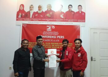 Diisi Anak Muda, H. Ishak Ismail Resmi Daftar di PSI sebagai Calon Walikota Kendari