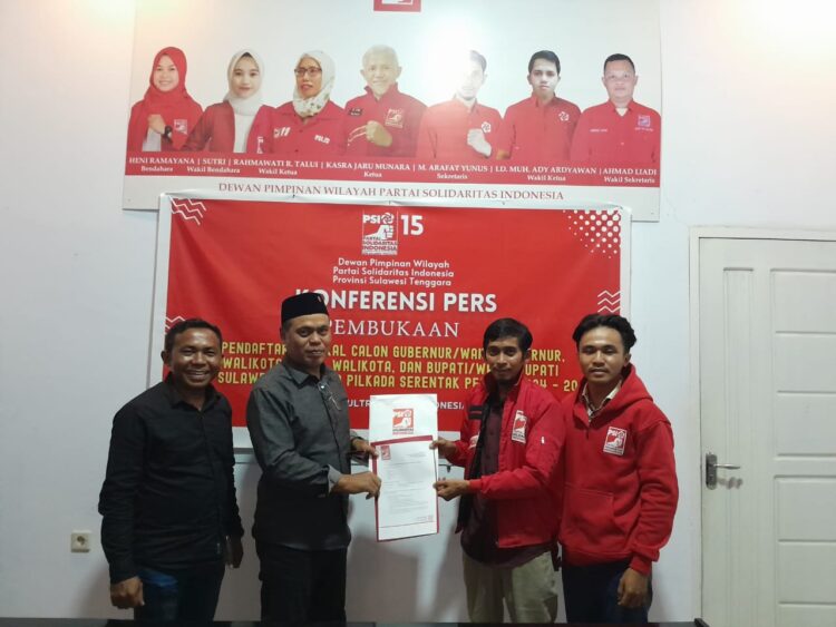 Diisi Anak Muda, H. Ishak Ismail Resmi Daftar di PSI sebagai Calon Walikota Kendari