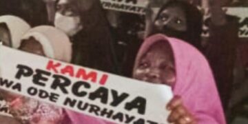 ‘Kami Percaya Wa Ode Nurhayati’ Menggema di Kelurahan Watulondo