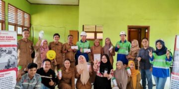 Abdi Untuk Negeri, PT. Konutara Sejati Salurkan Bantuan Program PPM Sektor Pendidikan Kepada Warga Lingkar Tambang 