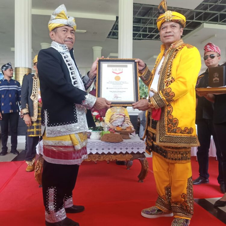 Kado Istimewa untuk Masyarakat pada Momen HUT Kabupaten Muna ke-65, Dapat Rekor MURI Sebagai Benteng Terluas di Dunia 
