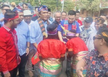Ratusan Warga Muna Barat Sambut Kedatangan Laode Ida dan Muh. Endang, Siap Menangkan Paslon LA-IDA di Pilgub Sultra 