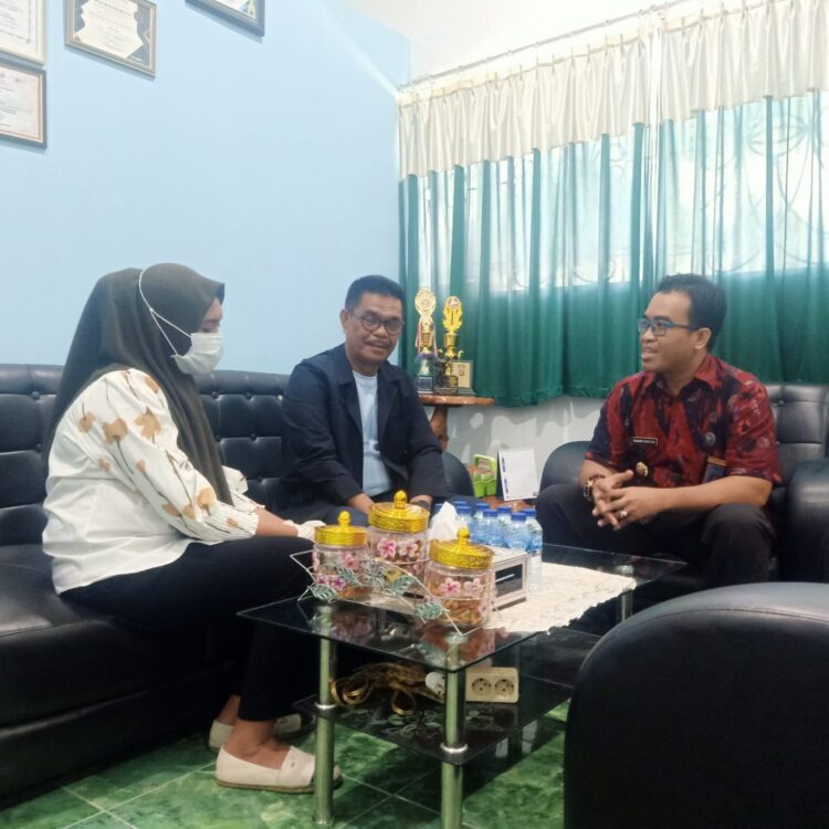 Penuhi Persyaratan Pencalonan, Balon Wakil Bupati Muna La Ode Asrafil Ndoasa Jalani Tes Urine