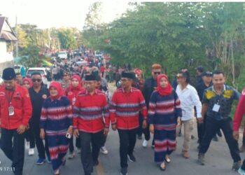 Luar Biasa, Puluhan Ribu Masyarakat Antar Bachrun – Asrafil Daftar di KPU