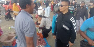 Berkunjung ke Tempat Pelelangan Ikan di Pasar Laino, Bacabup Muna Abdul Rahman Mendengarkan Langsung Keinginan Rakyat