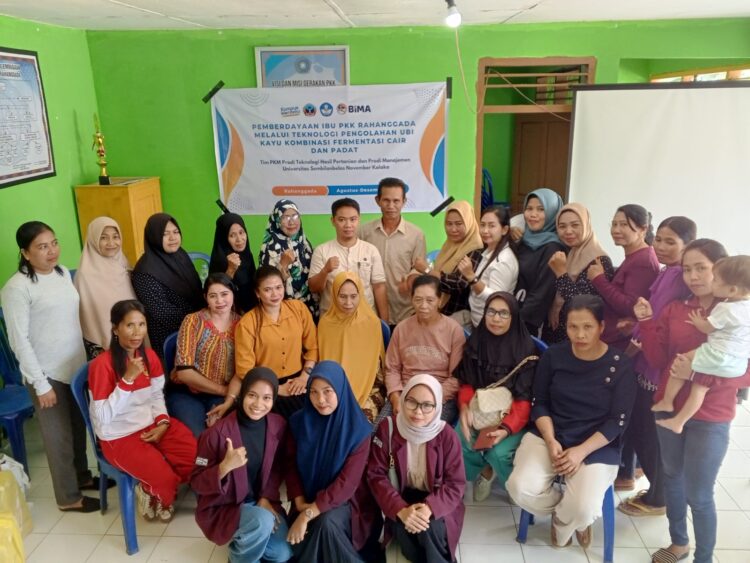 Tim PKM USN Kolaka Sukses Adakan Sosialisasi Produk Olahan Ubi Kayu dan Manajemen Pemasaran Kepada Ibu PKK di Desa Rahanggada Kecamatan Tanggetada 