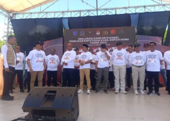 Deklarasi Kampanye Damai, KPU Muna Tekankan Kepada Paslon untuk Menjaga Kondusifitas Antar Pendukung