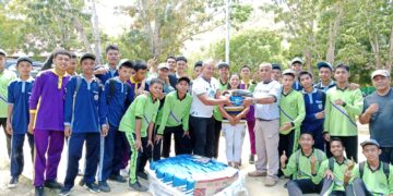 Pengusaha Sukses asal Muna, Siddiq A. Ashary Berikan Bantuan ke SMAN 1 Lohia