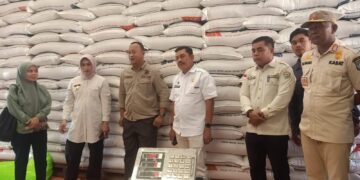 Pjs Bupati Muna Bersama TPID dan Satgas Pangan Gelar Sidak di Gudang Bulog dan Pasar Laino