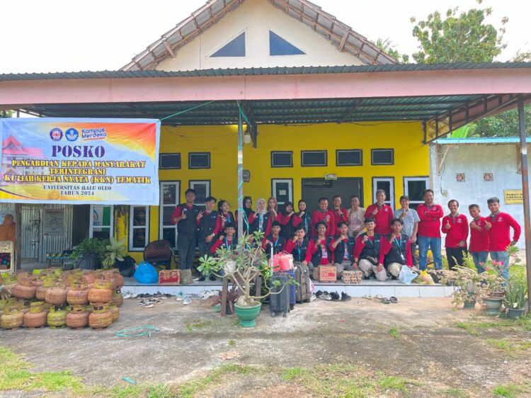 KKN Tematik UHO: Mendorong Inovasi Produk Batako Ramah Lingkungan dan Pemasaran Digital bagi Pengrajin Batako di Moramo Utara