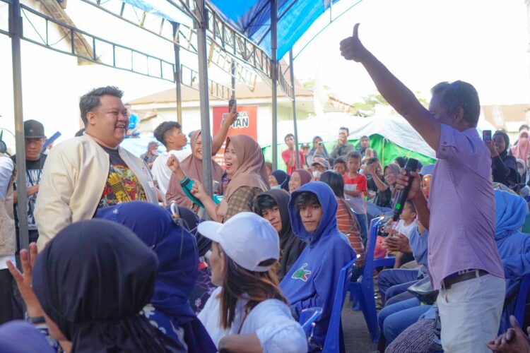 Antusias Masyarakat Kendari Barat Hadiri Kampanye Perdana Paslon Walikota Yudhi-Nirna, Dengarkan Langsung 7 Program Menyala