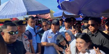Teriakan ‘Sudah Saatnya’ Menggema di Tengah Blusukan ASR ke Sejumlah Pasar di Kendari