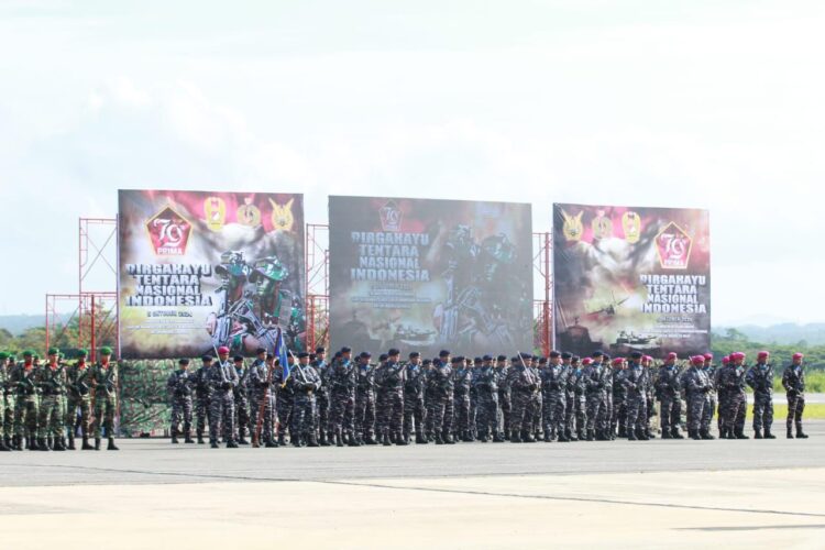 Kapolda Sultra Hadiri Upacara HUT TNI ke – 79: Jadi Cerminan Pentingnya Solidaritas dan Sinergi Antaran TNI, Polri dan Masyarakat