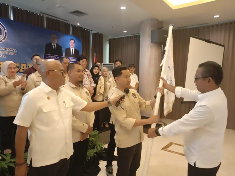 Hasdar Resmi Melantik Pengurus Gapensi Kota Kendari Periode 2024-2029