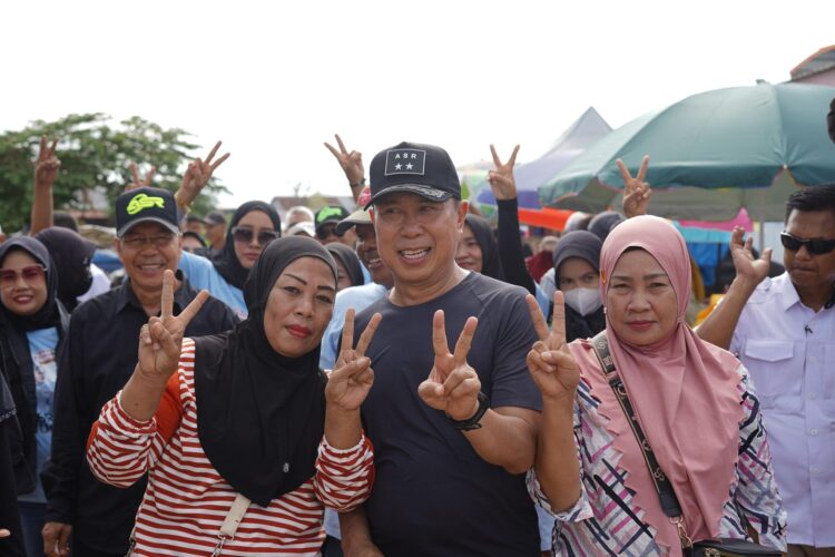 Teriakan Gubernur Ku Sambut Kedatangan ASR di Pasar Tadoha