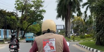 Relawan Sekawan Sultra, Lakukan Canvassing Door to Door Bagikan Ratusan kalender Yudhi-Nirna