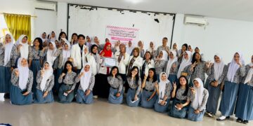 Mahasiswa PSPPA Angkatan XII Fakultas Farmasi UHO Lakukan Penyuluhan Cerdas Memilih Kosmetik yang Aman Bagi Remaja di SMA Negeri 4 Kendari