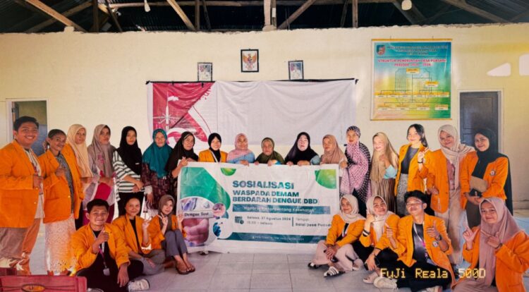 Tim KKN Tematik FKM UHO Berikan Sosialisasi dan Bimtek Tentang Penanggulangan DBD Melalui Satu Rumah Satu Juru Pemantau Jentik (JUMANTIK) Pada Masyarakat di Desa Puasana