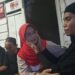 Momen Wajah Nirna Dielus dan DiPeluk Penyandang Tunanetra di Kendari