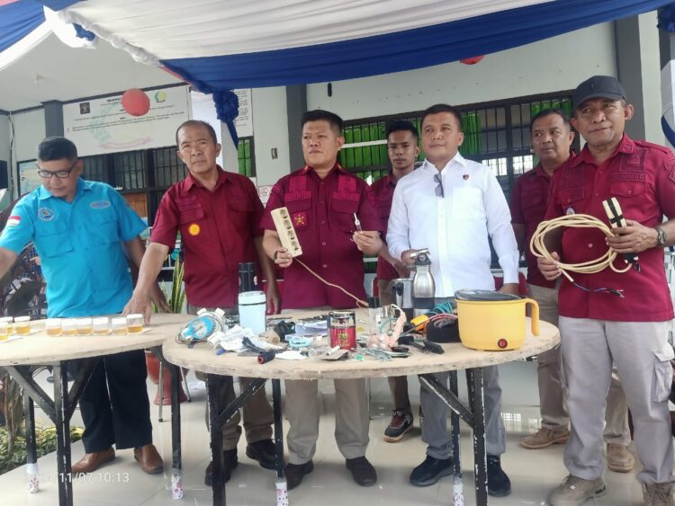 Kepala Rutan Kelas IIB Raha Pimpin Razia Blok Hunian Warga Binaan, Pastikan Bebas Narkoba