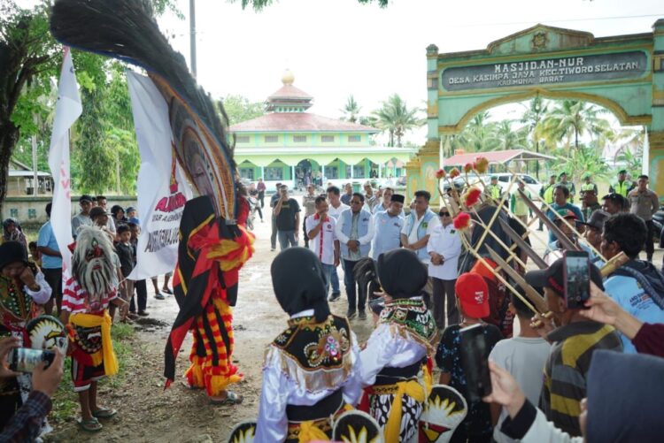 Paslon ASR-Hugua Sangat Diidolakan Warga Muna Barat