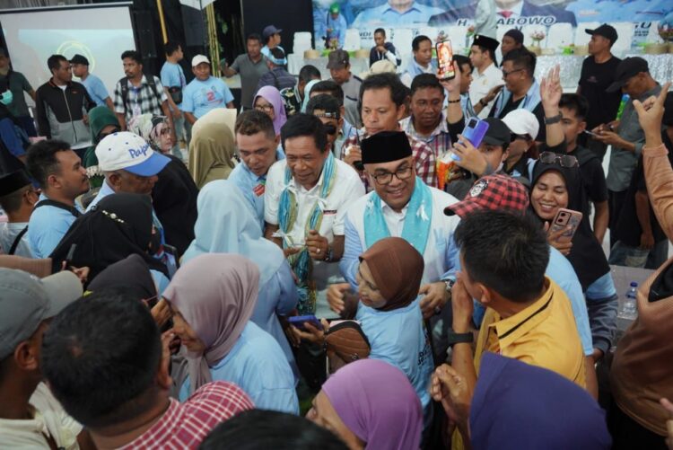 Dihadapan Ribuan Masyarakat Muna, Paslon ASR-Hugua Komitmen Dorong Kesejahteraan Nelayan dan Petani