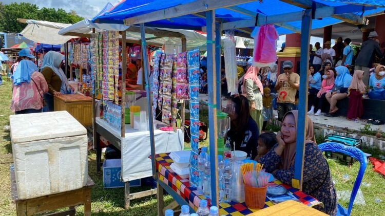 Kampanye Akbar, Para Pelaku UMKM di Kolaka Kecipratan Berkah dan Puji Komitmen Paslon ASR-Hugua